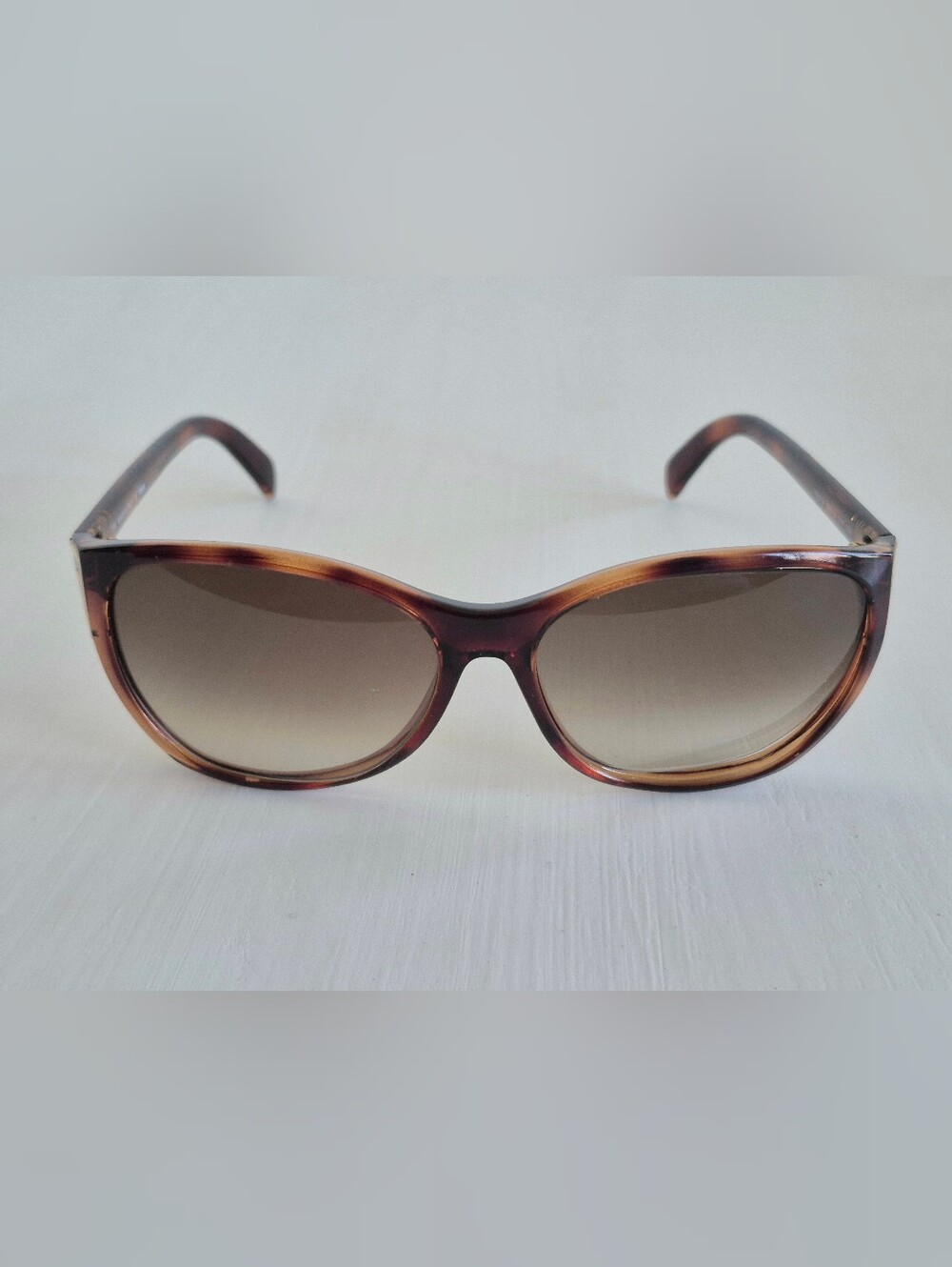 Fendi FS5219 003 Women's Tortoiseshell Sunglasses with Brown Gradient Lenses